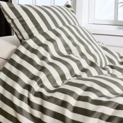 Blok strib sengetøj 140x220 cm oliven/sand