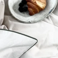 Chambré sengetøj 140x200 cm sand m/piping