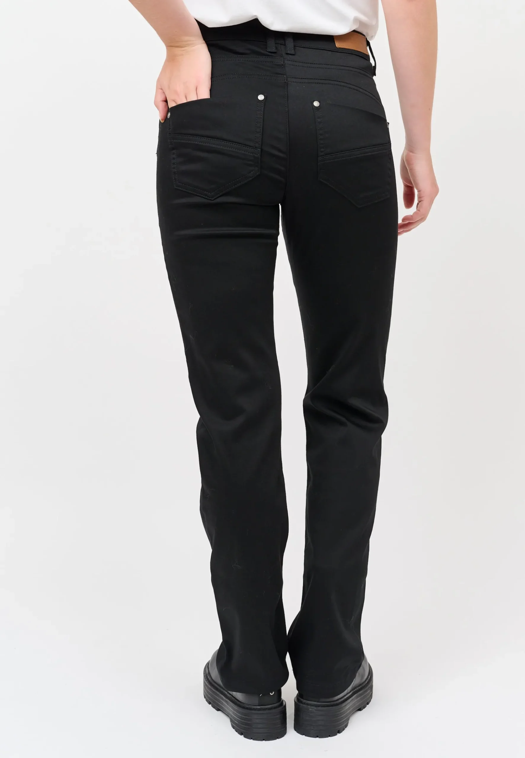 CRYolanda stay black jeans