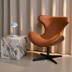 Kato loungestol læder m. sort drejesokkel