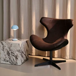 Kato loungestol læder m. sort drejesokkel