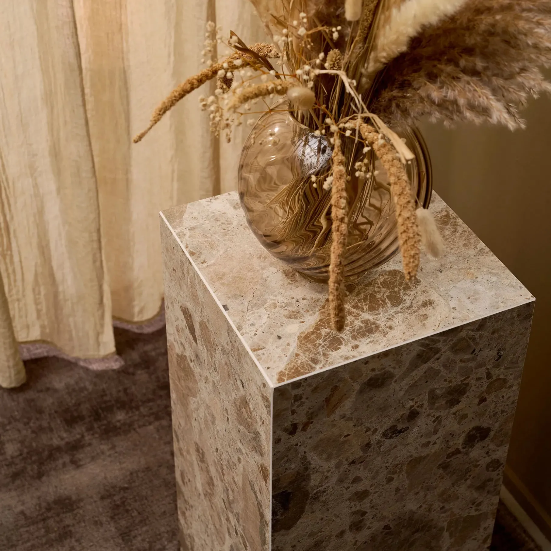 Montes podium H65 cm