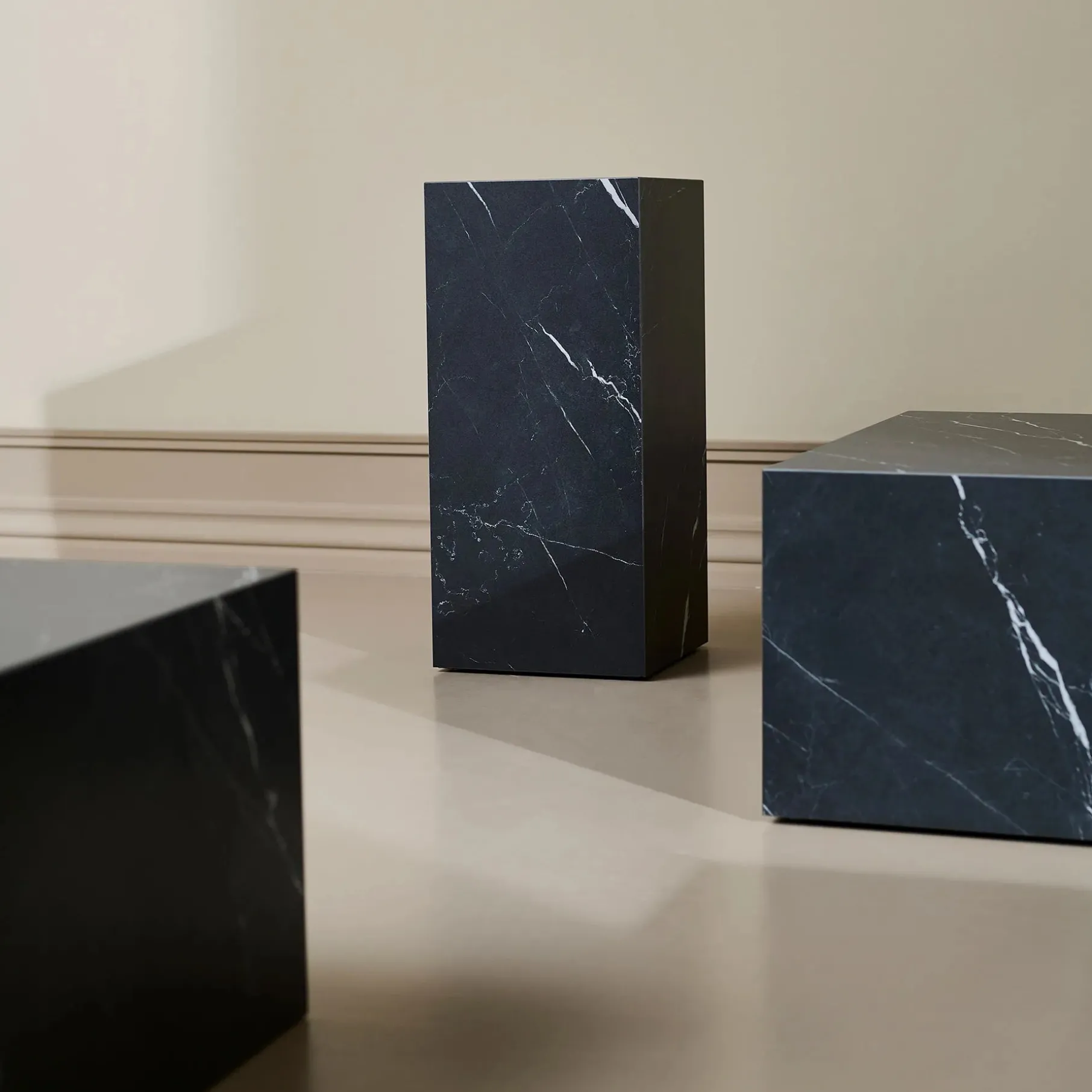 Montes podium H65 cm