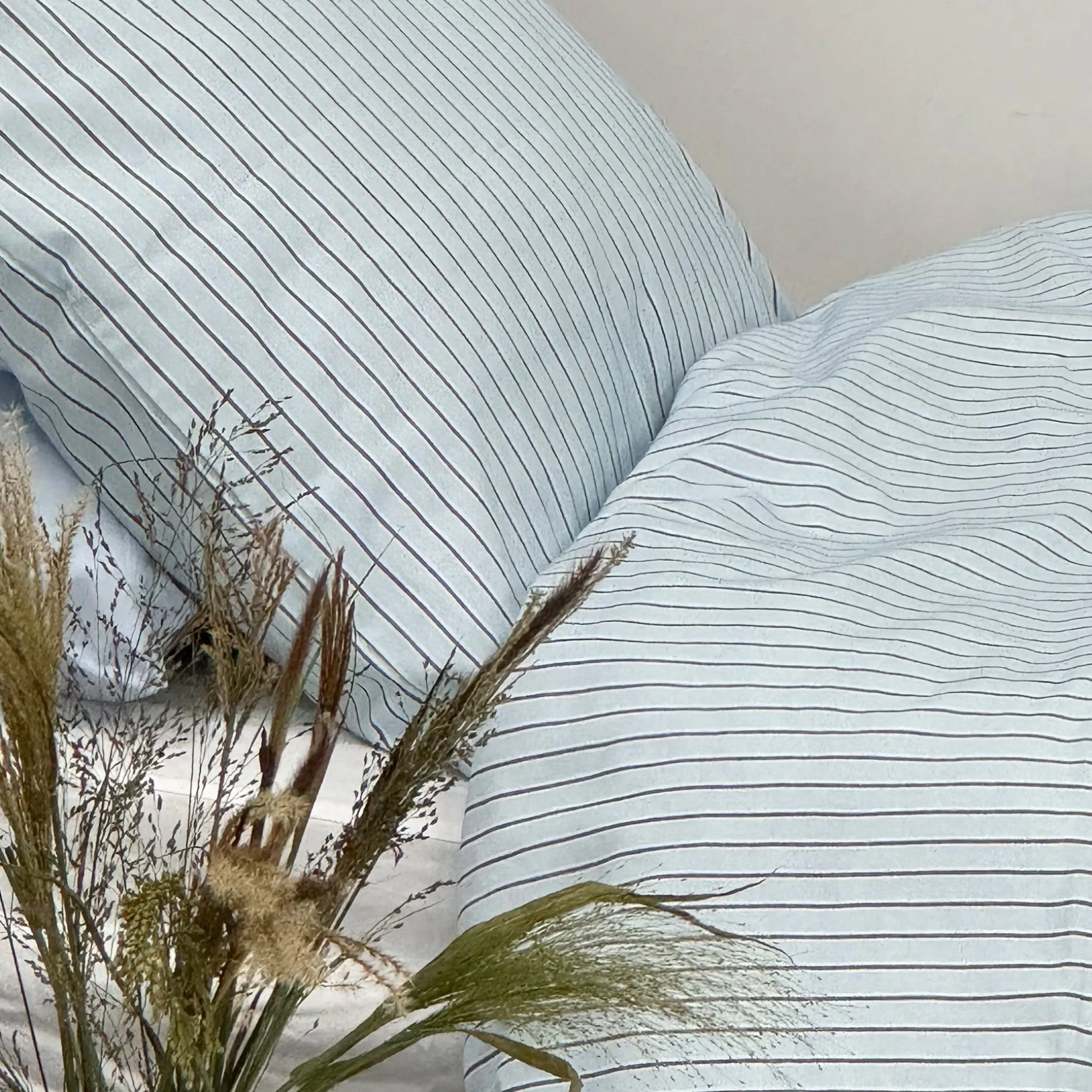 Multi strib sengetøj 140x200 cm lys blå