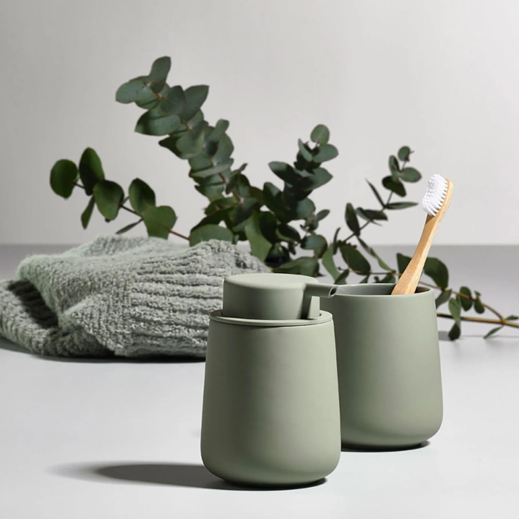 Nova One tandbørstekrus matcha green