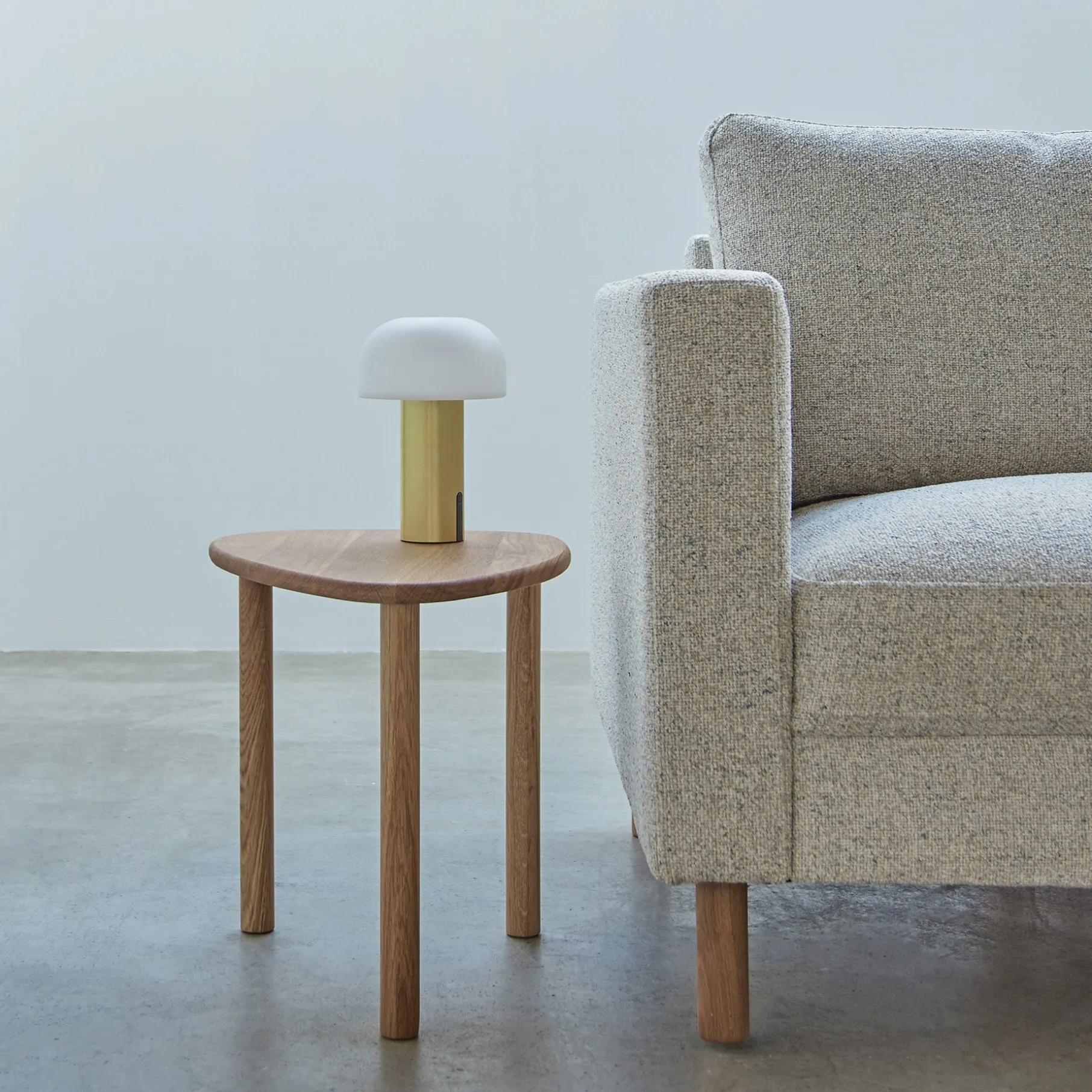 Pebble sidebord H40 cm, FSC-certificeret egetræ