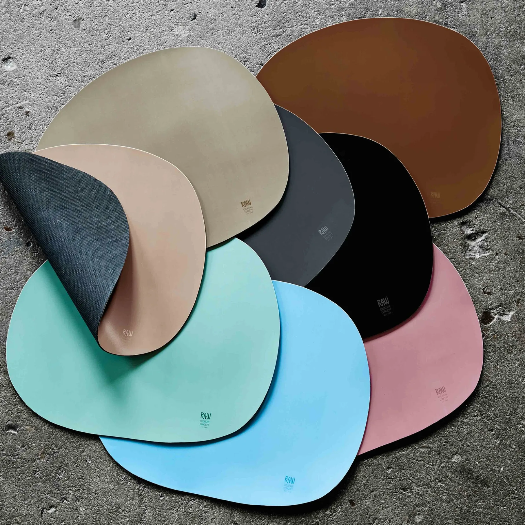 RAW dækkeserviet soft surface black