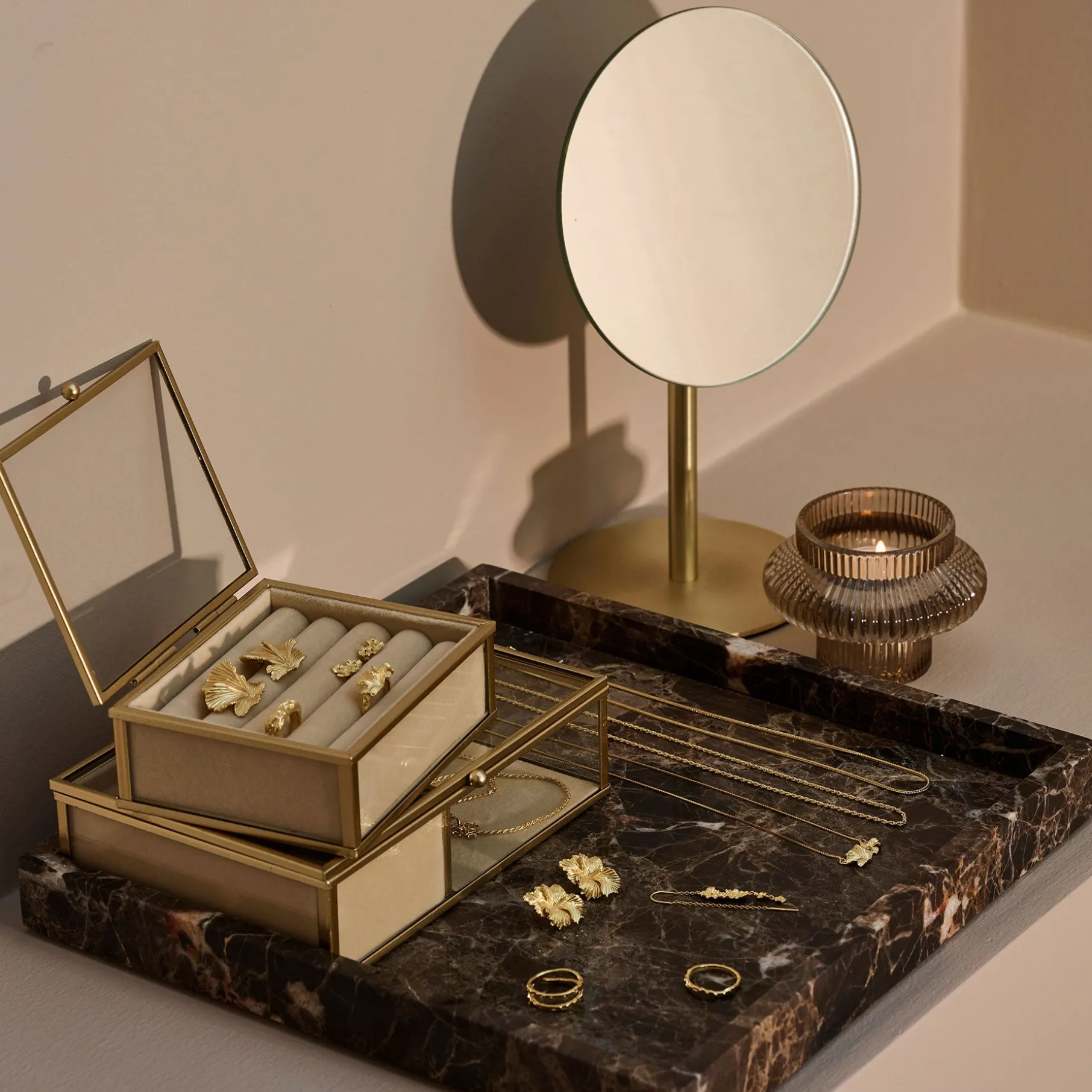 Smykkeskrin m. to rum