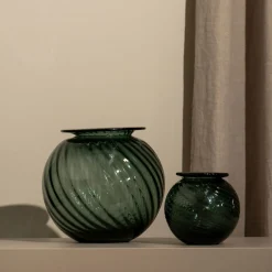 Twist vase I