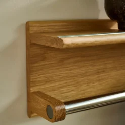 Wood II håndklædeholder i FSC certificeret egetræ, L60 cm