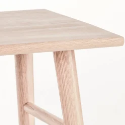 Wood II taburet hvidpigmenteret FSC certificeret egetræ